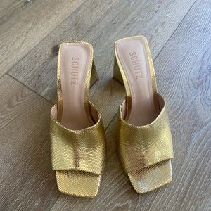 SCHUTZ Lizah metallic open toe mule 37